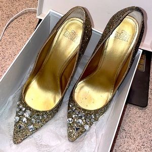 Badgley Mischka Gold Glitter Pumps